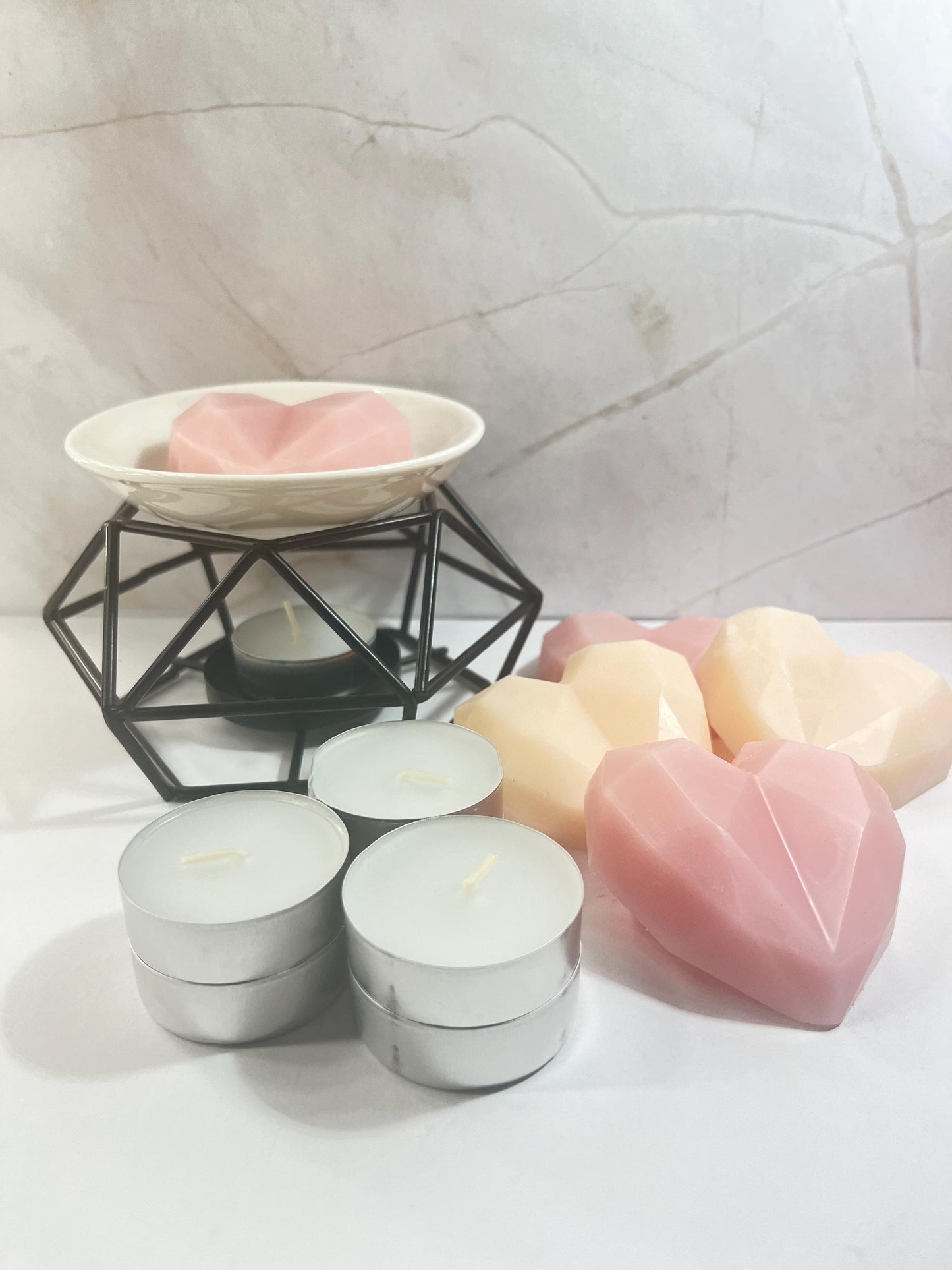 4 Heart Shaped Wax Melts and Black Wax Warmer Gift Box, Wax Melt Starter Kit, Home Fragrance Essentials